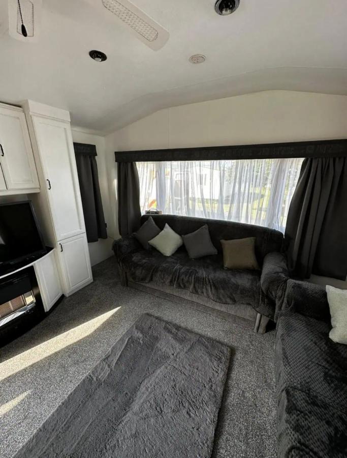 2 Bedroom Caravan With Sea Views Eastchurch Zewnętrze zdjęcie