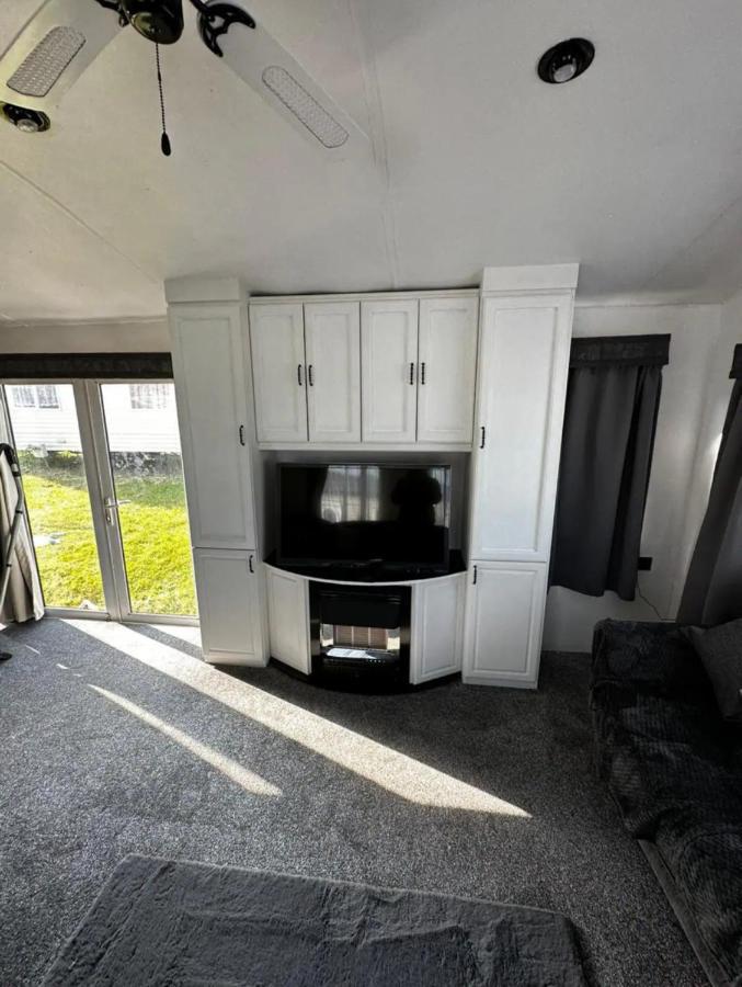 2 Bedroom Caravan With Sea Views Eastchurch Zewnętrze zdjęcie