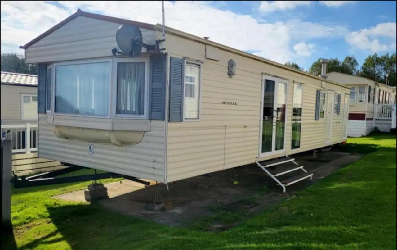 2 Bedroom Caravan With Sea Views Eastchurch Zewnętrze zdjęcie