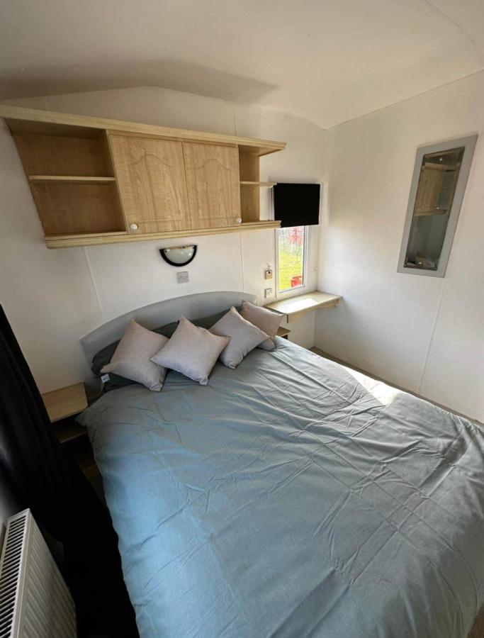 2 Bedroom Caravan With Sea Views Eastchurch Zewnętrze zdjęcie